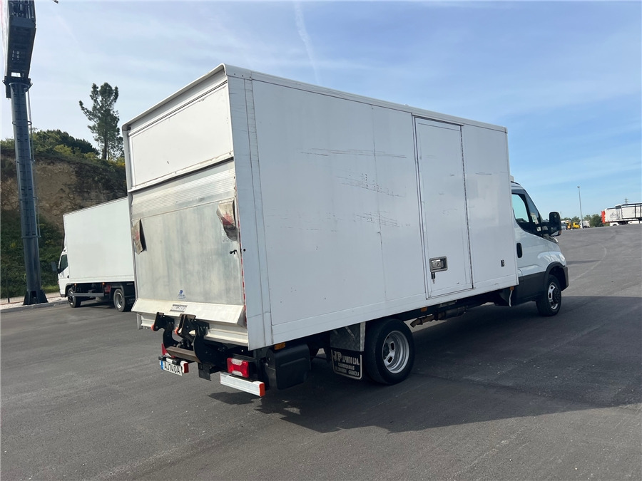 Iveco 35C16 - Furgoneta caja cerrada: foto 4 Iveco 35C16 - Furgoneta caja cerrada: foto 4