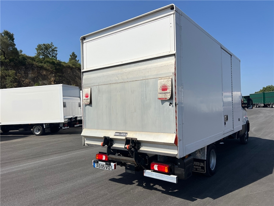 Iveco 35C16HA8 - Camión caja cerrada: foto 4 Iveco 35C16HA8 - Camión caja cerrada: foto 4