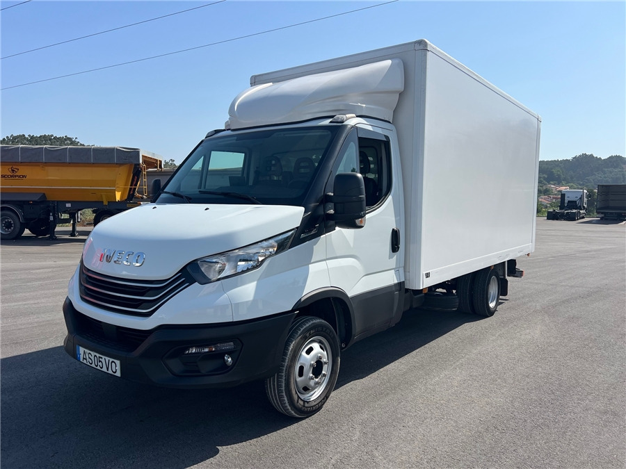 Iveco 35C16HA8 - Camión caja cerrada: foto 1 Iveco 35C16HA8 - Camión caja cerrada: foto 1