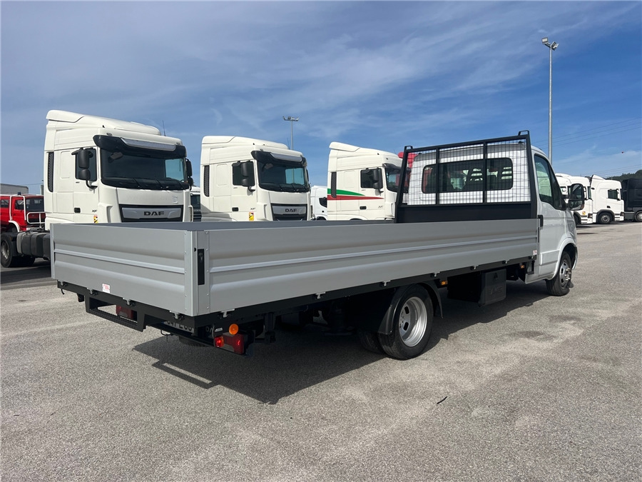 Iveco 35C17 - Furgoneta caja abierta: foto 4 Iveco 35C17 - Furgoneta caja abierta: foto 4