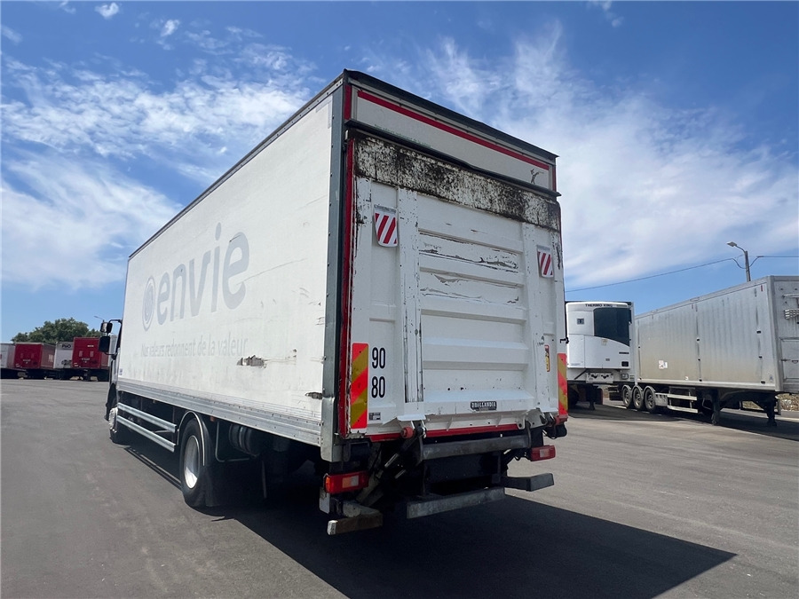 Renault D 19 - Camión isotérmico: foto 5 Renault D 19 - Camión isotérmico: foto 5