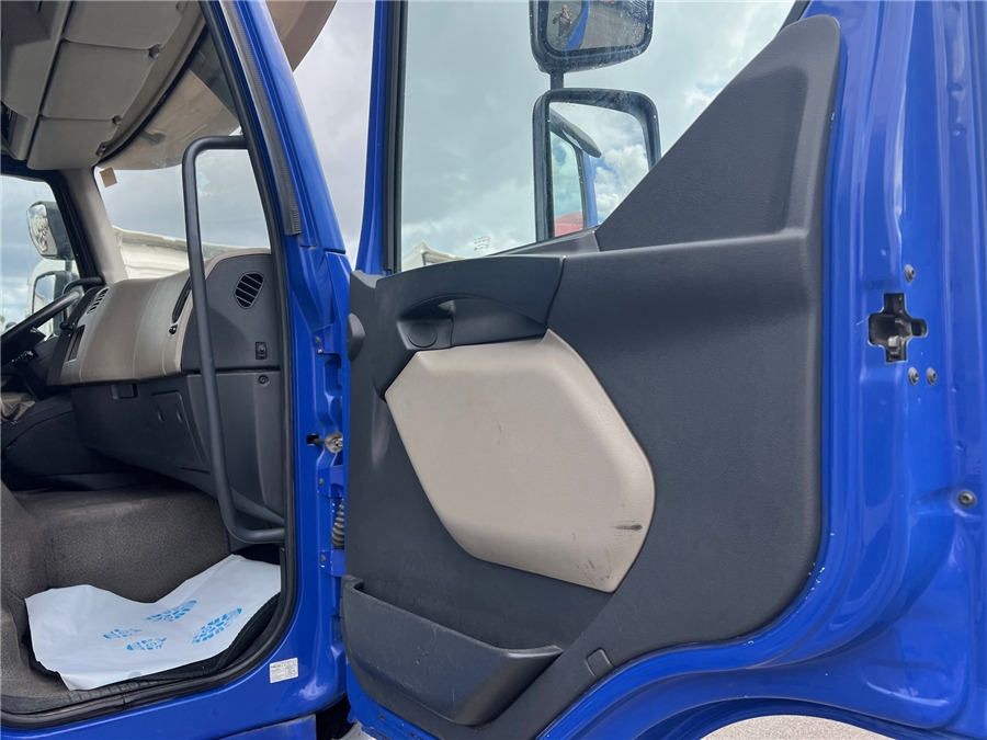 Camión caja cerrada Renault Midlum 280.14: foto 16 Camión caja cerrada Renault Midlum 280.14: foto 16