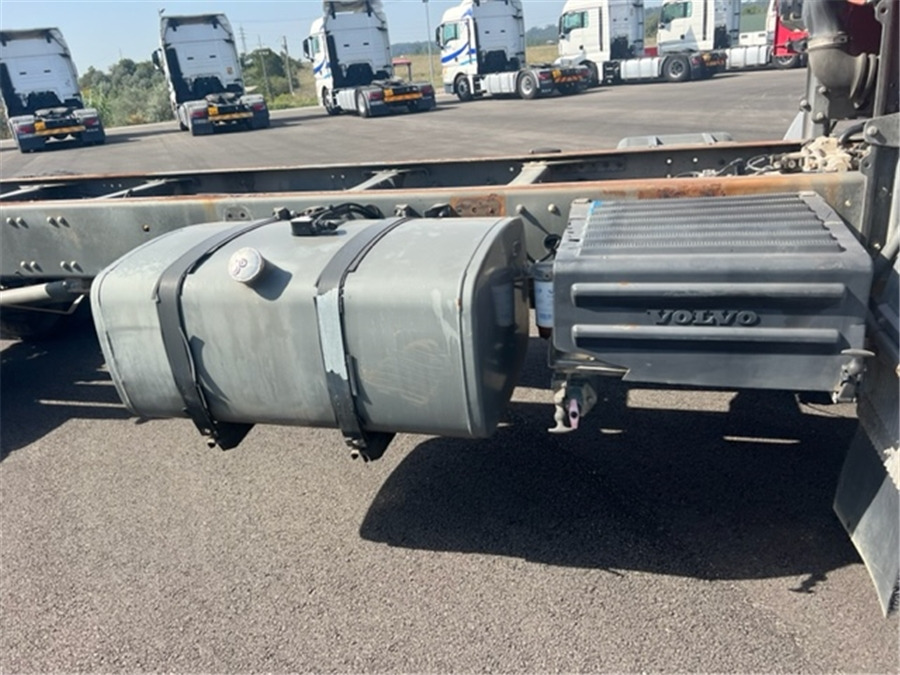 Camión chasis Volvo FL250: foto 9