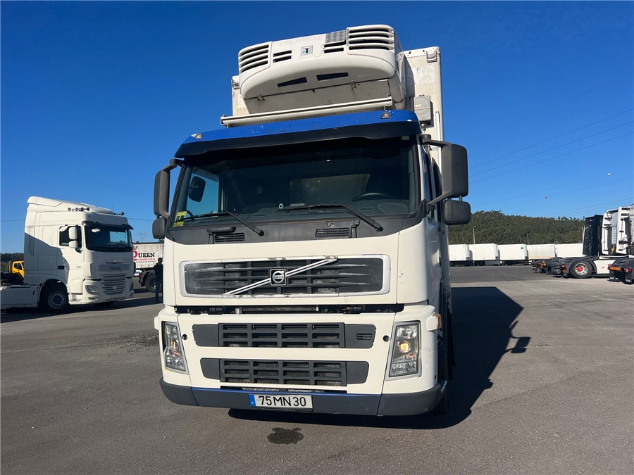 Volvo FM 9 - Camión frigorífico: foto 2 Volvo FM 9 - Camión frigorífico: foto 2