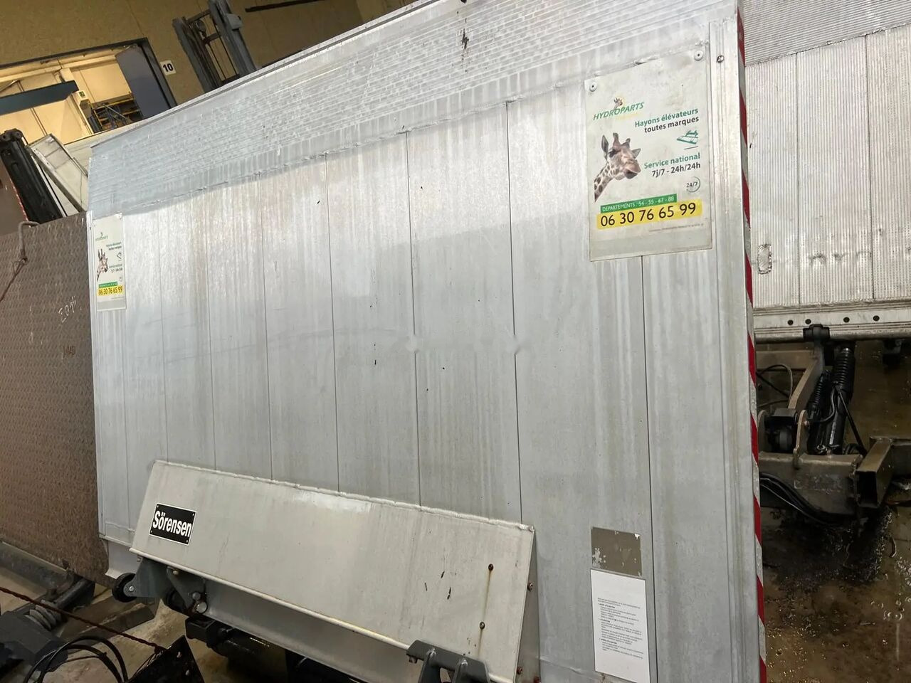 Trampilla elevadora Dhollandia 750: foto 1