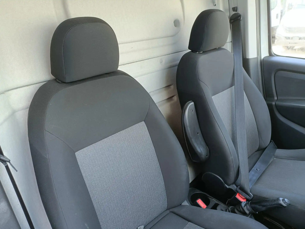FIAT DOBLO CARGO 1.3 MJT SX - Furgón: foto 5 FIAT DOBLO CARGO 1.3 MJT SX - Furgón: foto 5