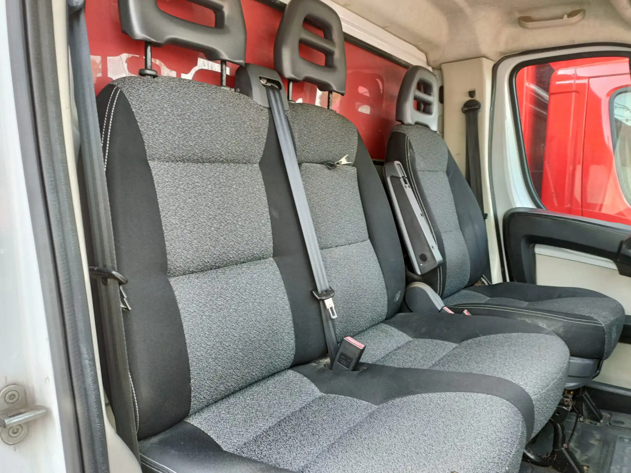 FIAT DUCATO BOX - Furgoneta caja cerrada: foto 5 FIAT DUCATO BOX - Furgoneta caja cerrada: foto 5
