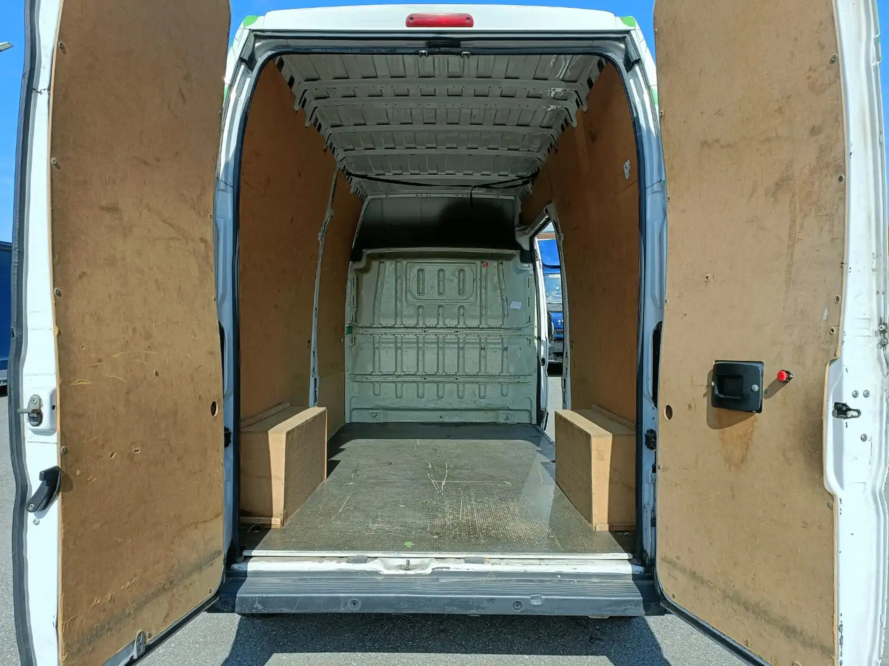 FIAT DUCATO L3H3 3.0 CC CNG - Furgón: foto 4 FIAT DUCATO L3H3 3.0 CC CNG - Furgón: foto 4
