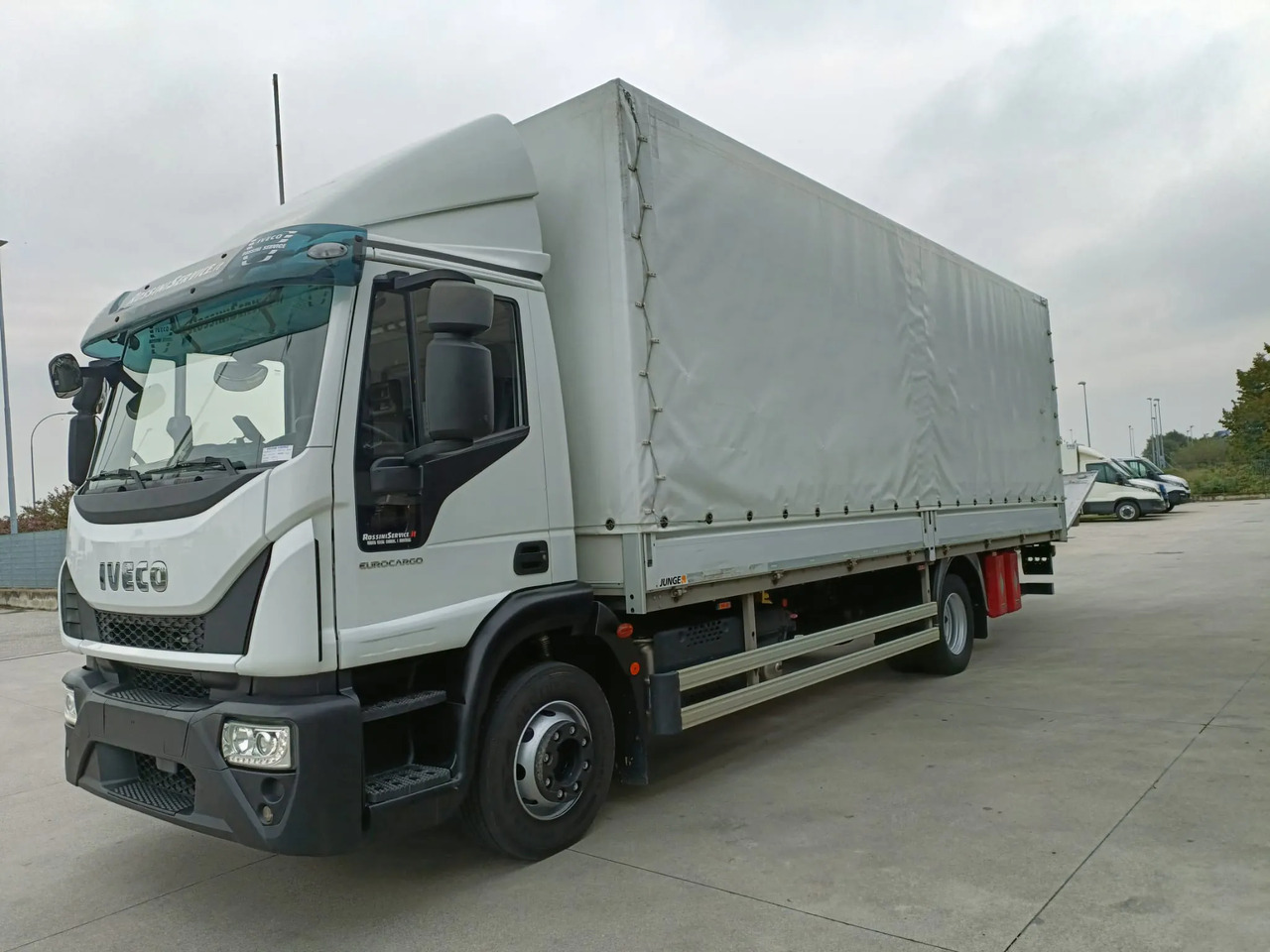 IVECO EUROCARGO 140E28P - Camión lona: foto 1 IVECO EUROCARGO 140E28P - Camión lona: foto 1