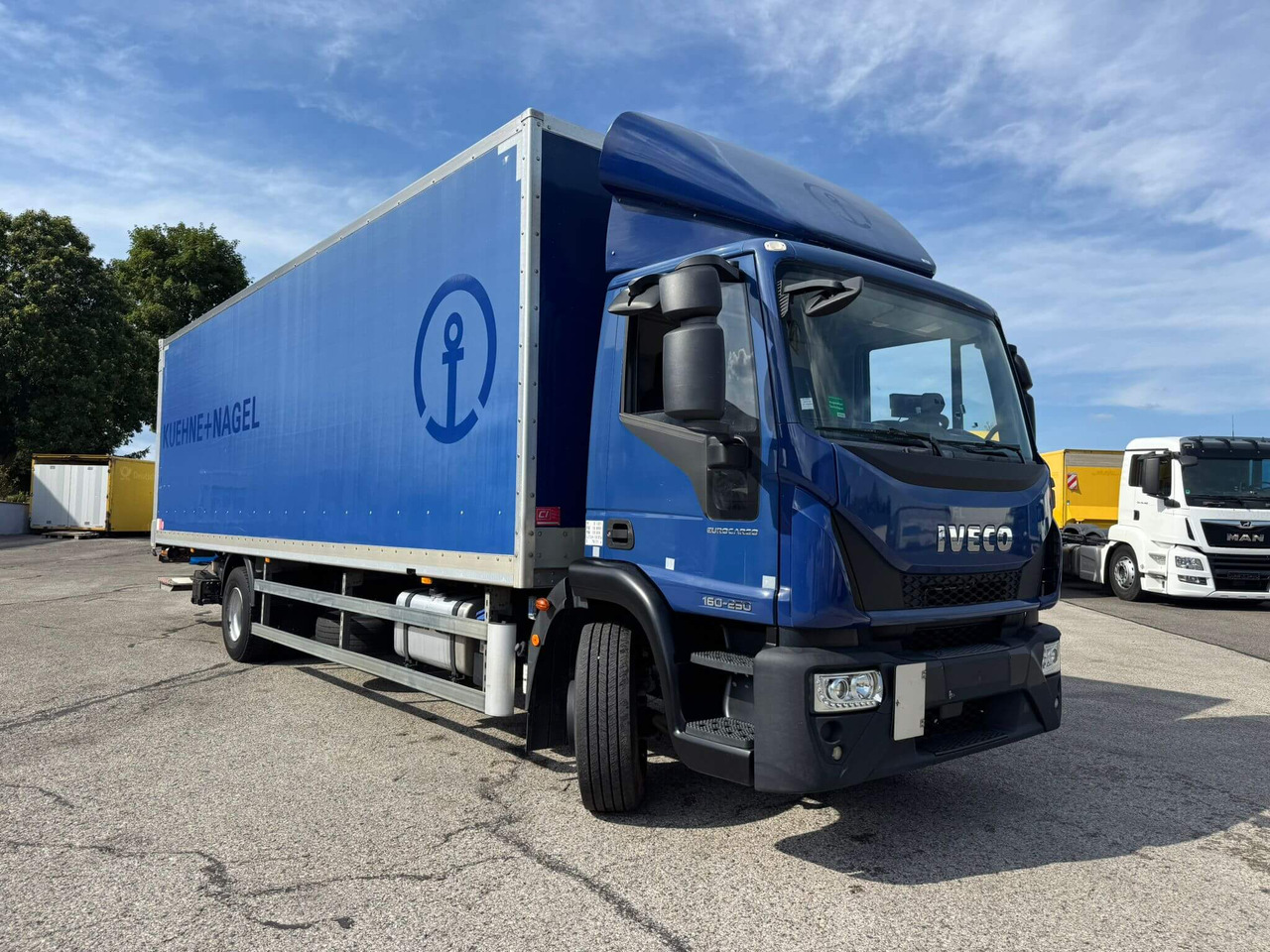 IVECO EUROCARGO 160E25P - Camión caja cerrada: foto 1 IVECO EUROCARGO 160E25P - Camión caja cerrada: foto 1
