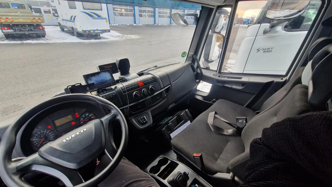 IVECO EUROCARGO 75E19P - Camión lona: foto 4 IVECO EUROCARGO 75E19P - Camión lona: foto 4