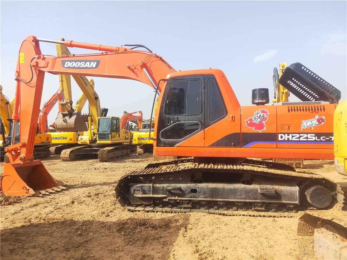 Doosan DH225 - Excavadora de cadenas: foto 1 Doosan DH225 - Excavadora de cadenas: foto 1