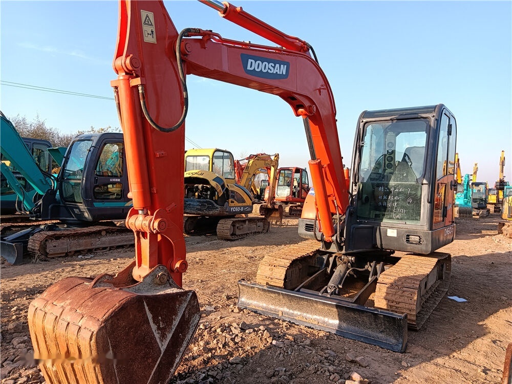 Doosan DH60-7 - Miniexcavadora: foto 5 Doosan DH60-7 - Miniexcavadora: foto 5