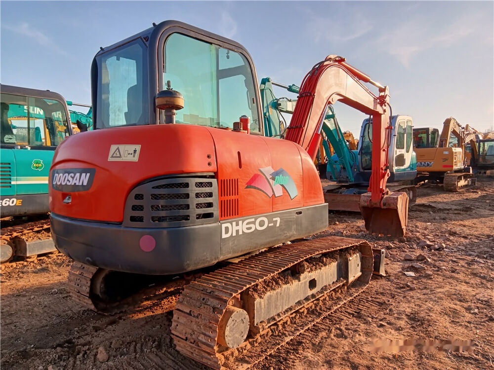 Doosan DH60-7 - Miniexcavadora: foto 2 Doosan DH60-7 - Miniexcavadora: foto 2