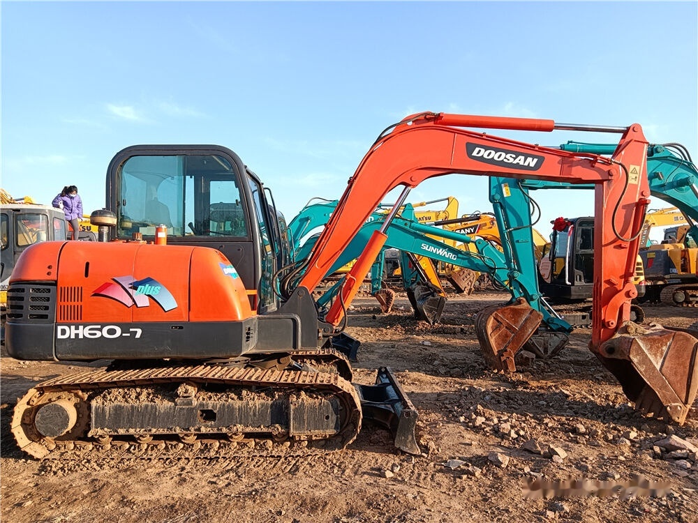 Doosan DH60-7 - Miniexcavadora: foto 1 Doosan DH60-7 - Miniexcavadora: foto 1