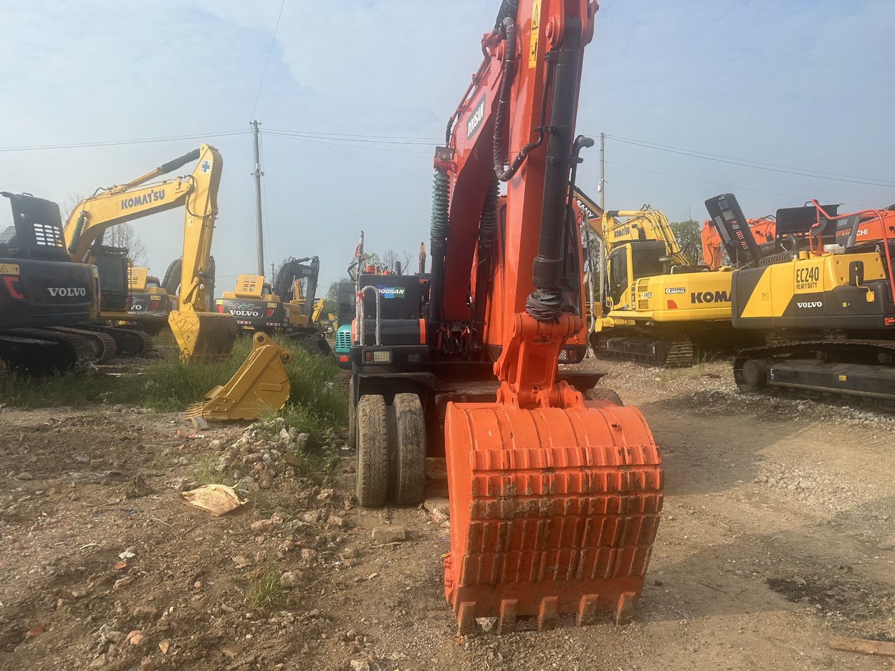 Doosan DX150W-9C - Excavadora de ruedas: foto 3 Doosan DX150W-9C - Excavadora de ruedas: foto 3