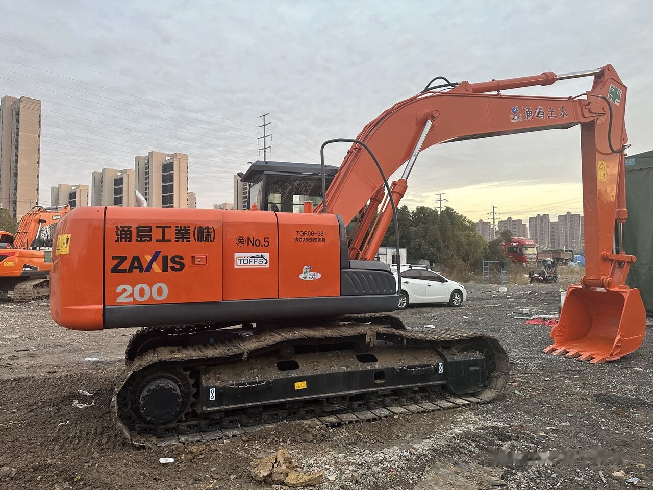 Hitachi ZX200-3 - Excavadora de cadenas: foto 3 Hitachi ZX200-3 - Excavadora de cadenas: foto 3