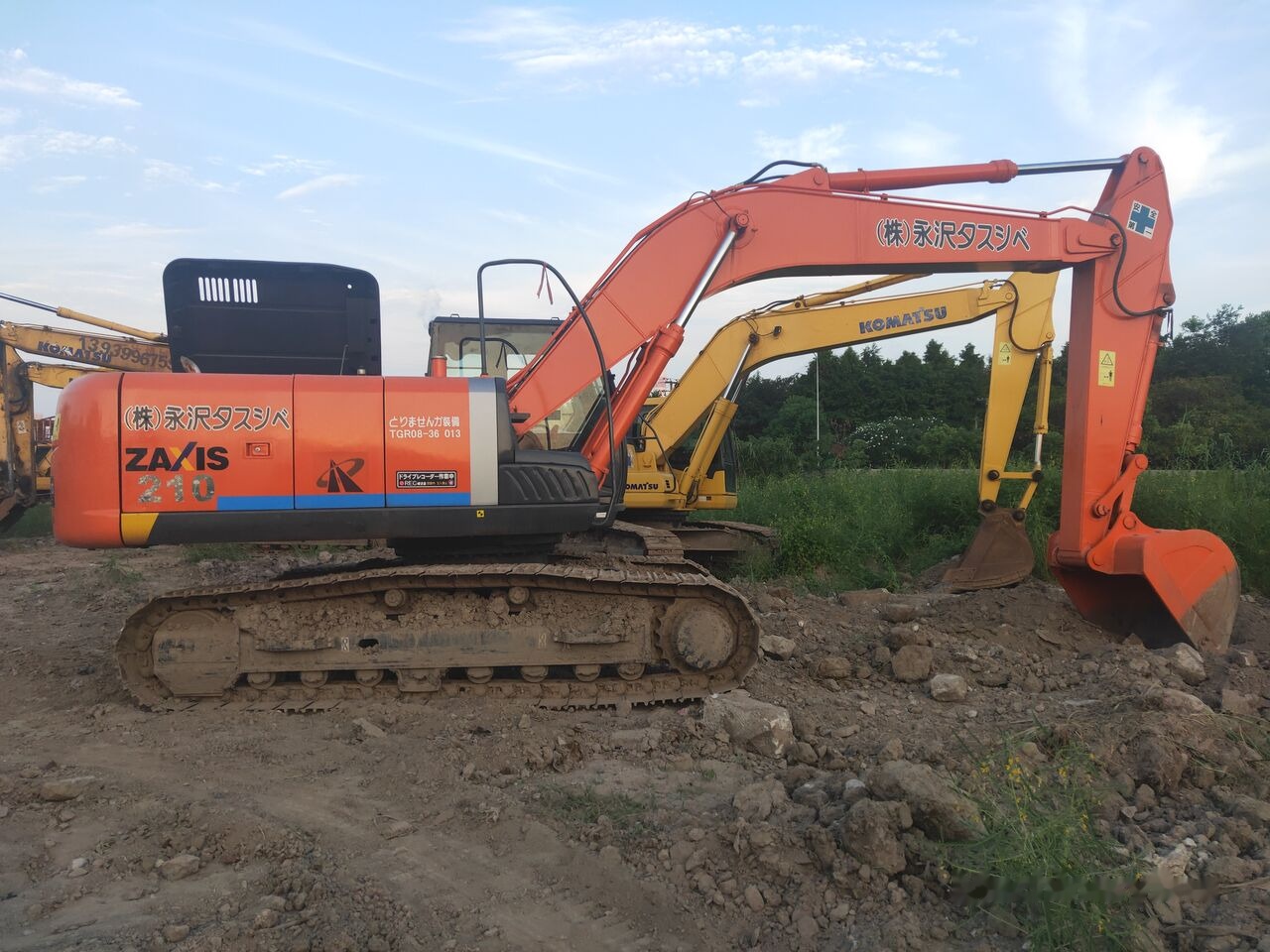 Hitachi ZX210 - Excavadora de cadenas: foto 1 Hitachi ZX210 - Excavadora de cadenas: foto 1