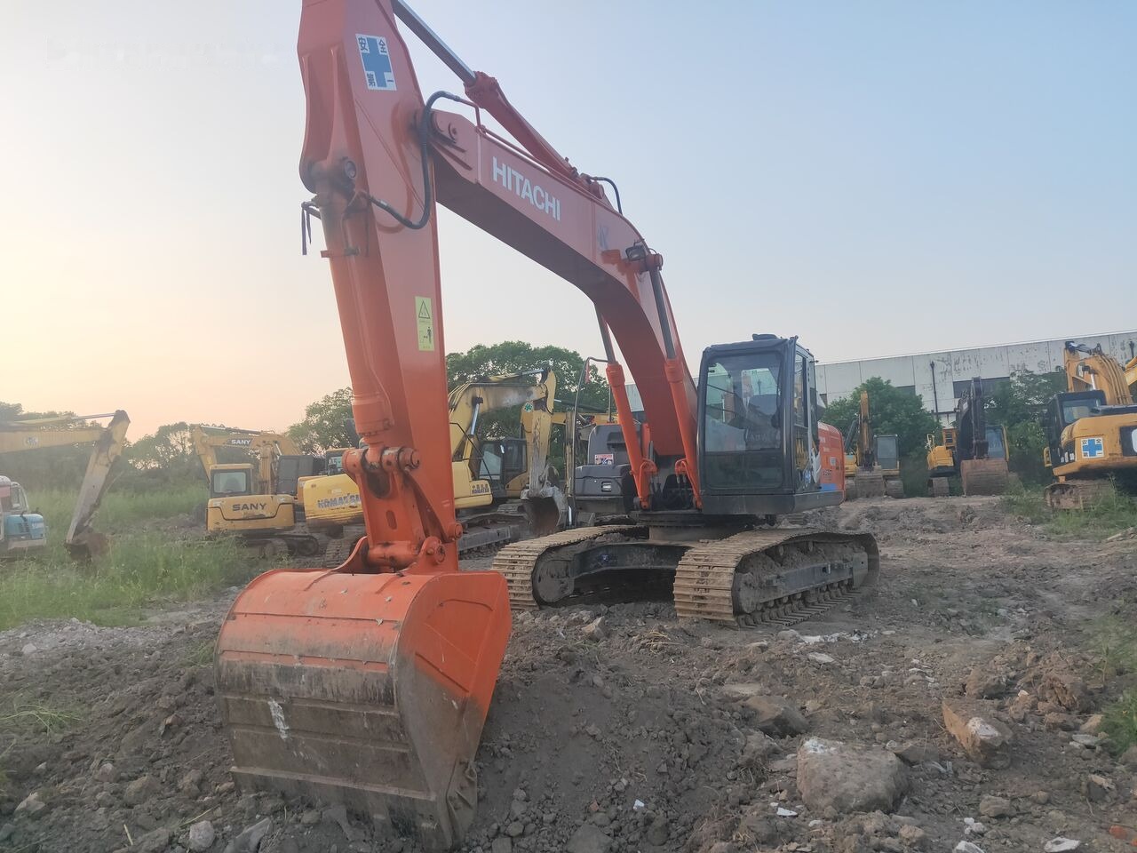 Hitachi ZX210 - Excavadora de cadenas: foto 2 Hitachi ZX210 - Excavadora de cadenas: foto 2