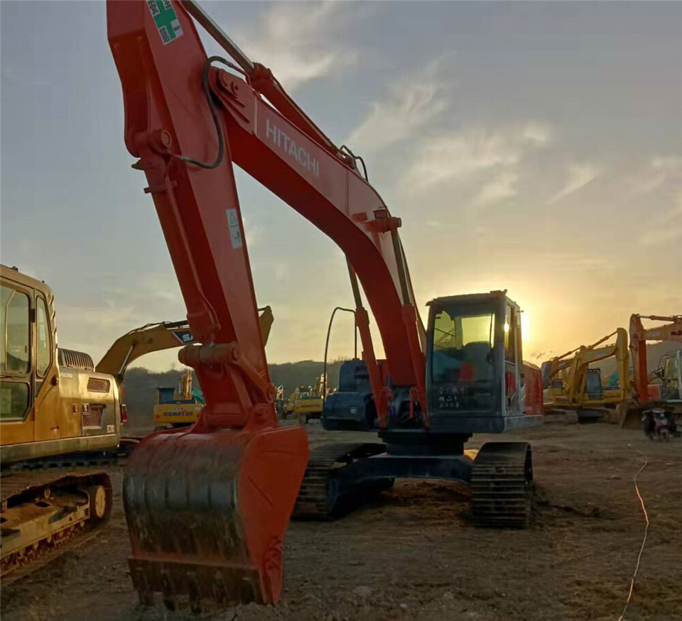 Hitachi ZX210 - Excavadora de cadenas: foto 1 Hitachi ZX210 - Excavadora de cadenas: foto 1