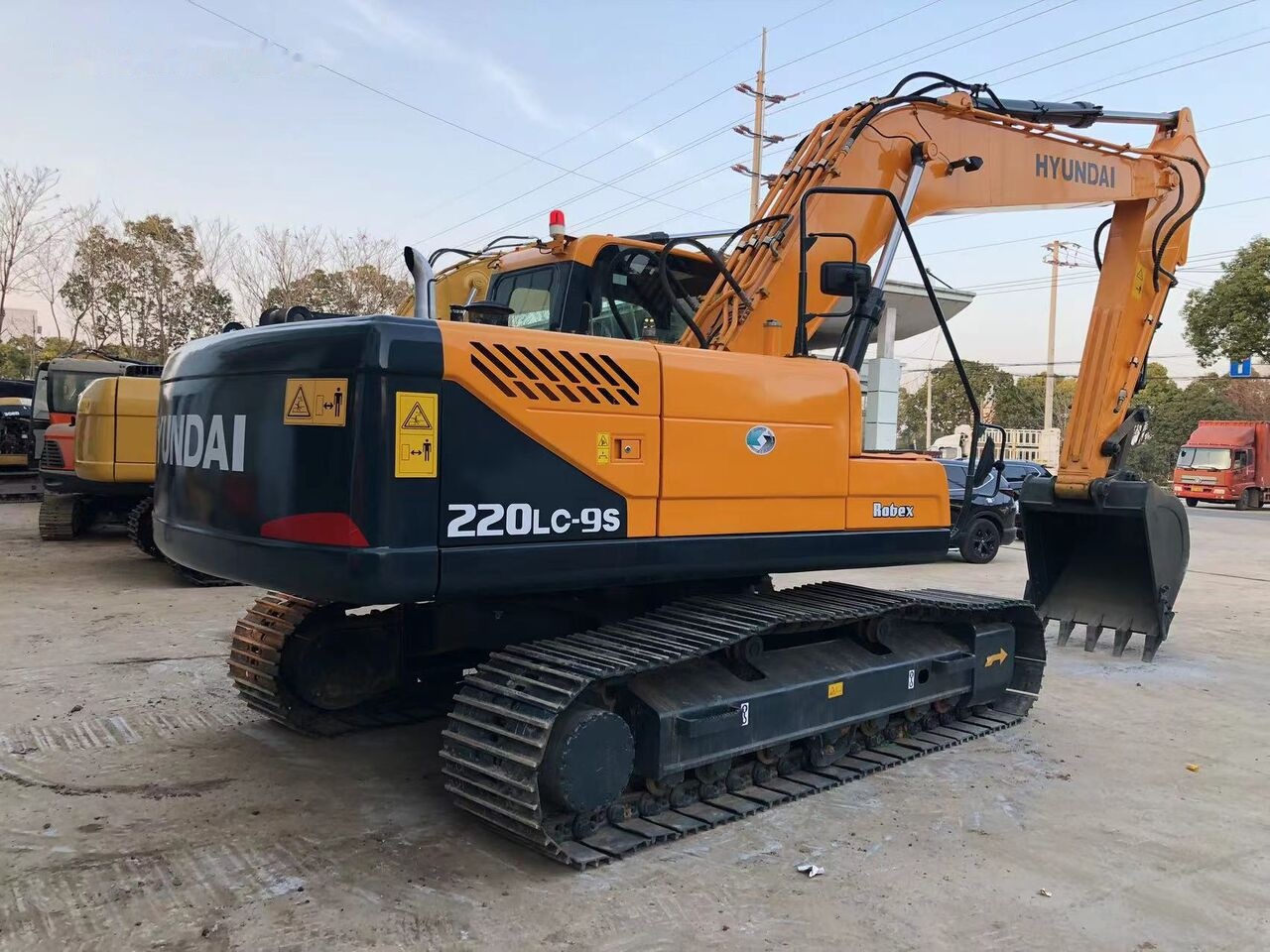 Hyundai 220LC-9S - Excavadora de cadenas: foto 5 Hyundai 220LC-9S - Excavadora de cadenas: foto 5