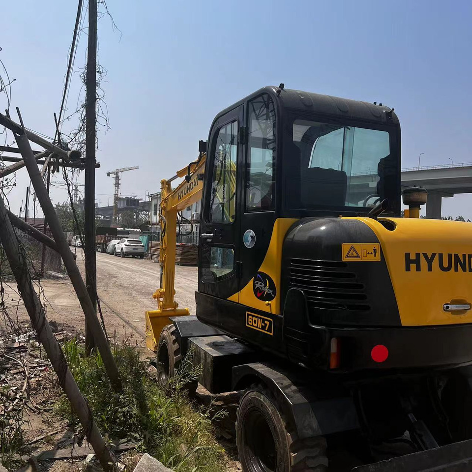 Hyundai R60W-7 - Excavadora de ruedas: foto 1 Hyundai R60W-7 - Excavadora de ruedas: foto 1