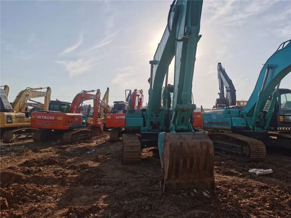 Kobelco SK200LC - Excavadora de cadenas: foto 1 Kobelco SK200LC - Excavadora de cadenas: foto 1