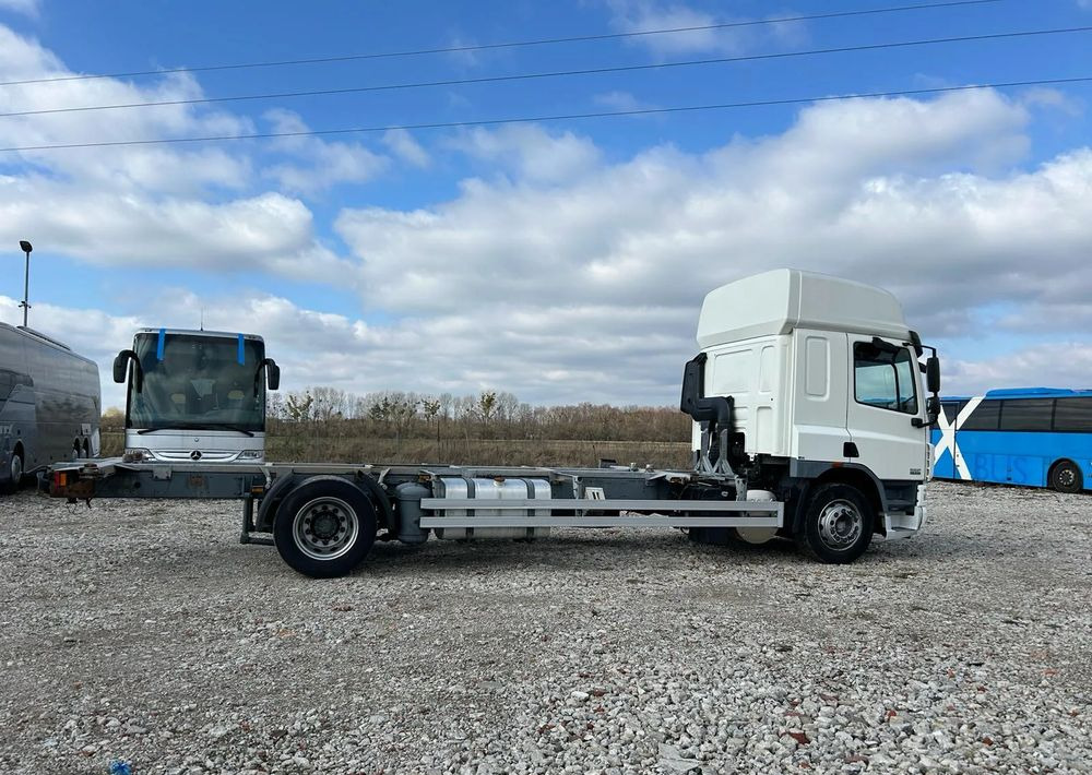 DAF CF75.310 - Camión chasis: foto 2 DAF CF75.310 - Camión chasis: foto 2
