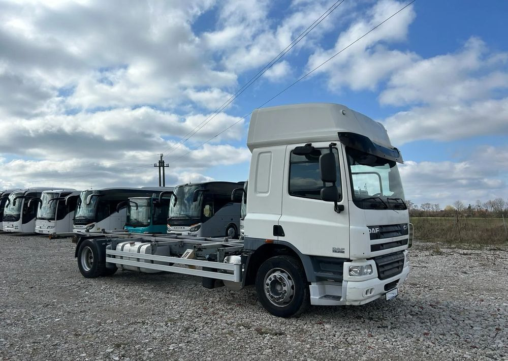 DAF CF75.310 - Camión chasis: foto 1 DAF CF75.310 - Camión chasis: foto 1
