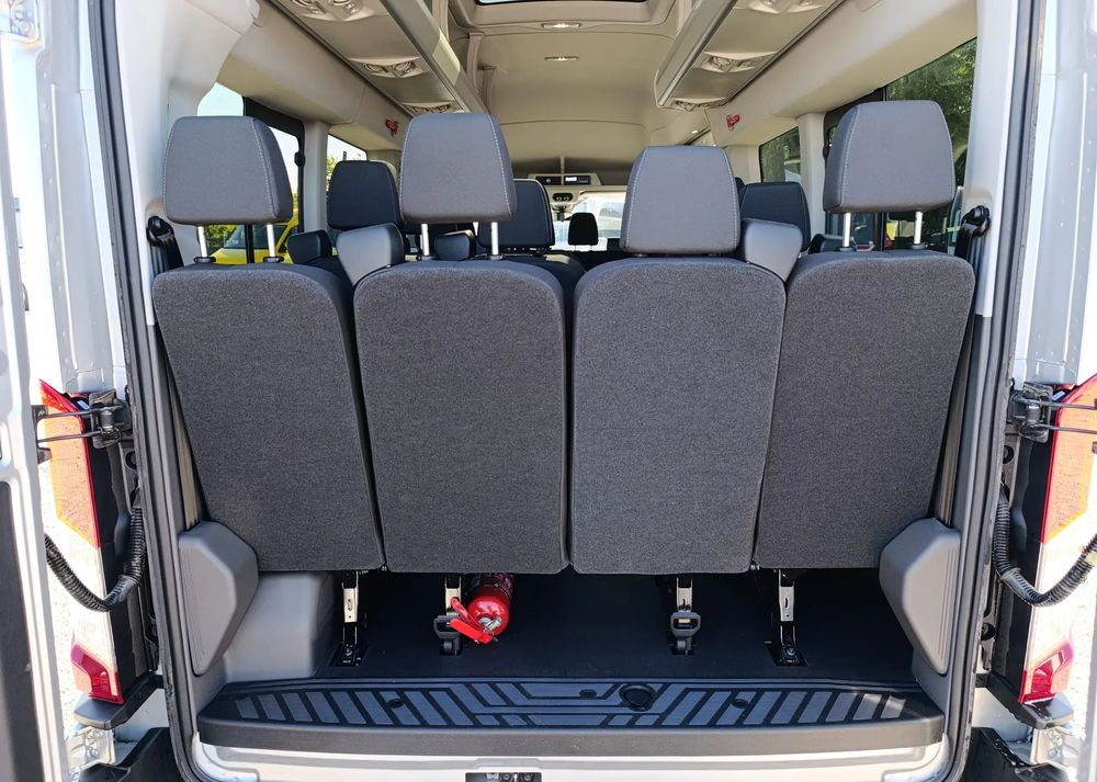Minibús, Furgoneta de pasajeros Ford Transit: foto 8