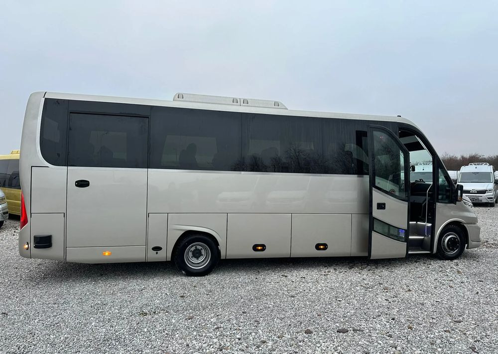 Iveco Daily - Minibús, Furgoneta de pasajeros: foto 2 Iveco Daily - Minibús, Furgoneta de pasajeros: foto 2