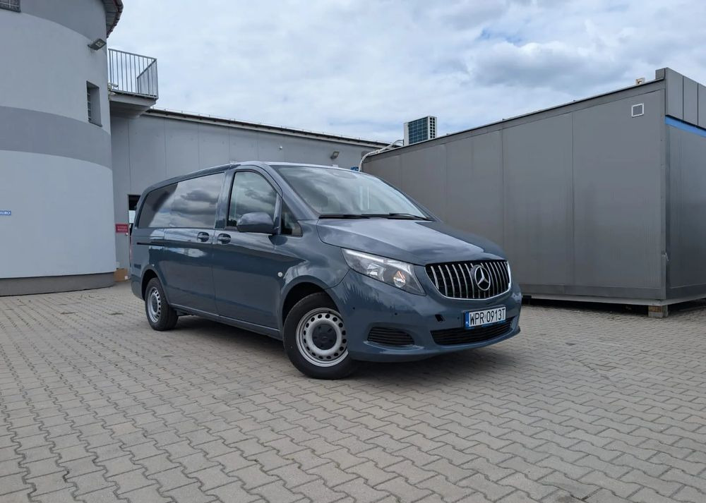Mercedes-Benz Vito - Furgoneta combi: foto 1 Mercedes-Benz Vito - Furgoneta combi: foto 1