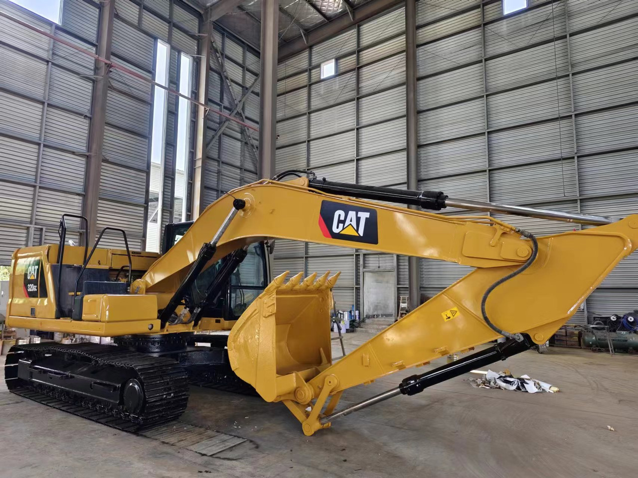 Excavadora de cadenas CAT 320GC: foto 8
