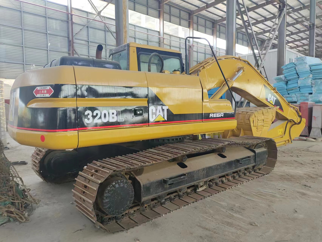 CATERPILLAR 320BL - Excavadora de cadenas: foto 2 CATERPILLAR 320BL - Excavadora de cadenas: foto 2