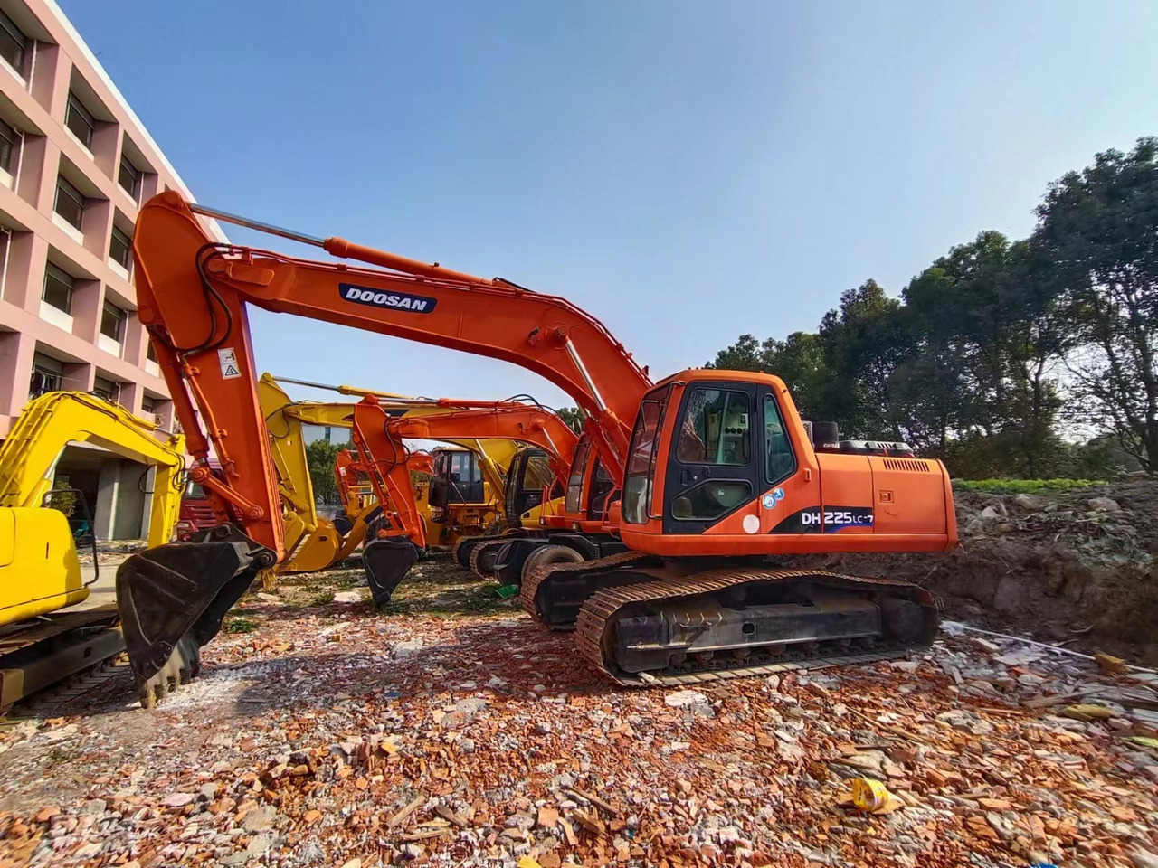 DOOSAN DH225LC-7 - Excavadora de cadenas: foto 1 DOOSAN DH225LC-7 - Excavadora de cadenas: foto 1