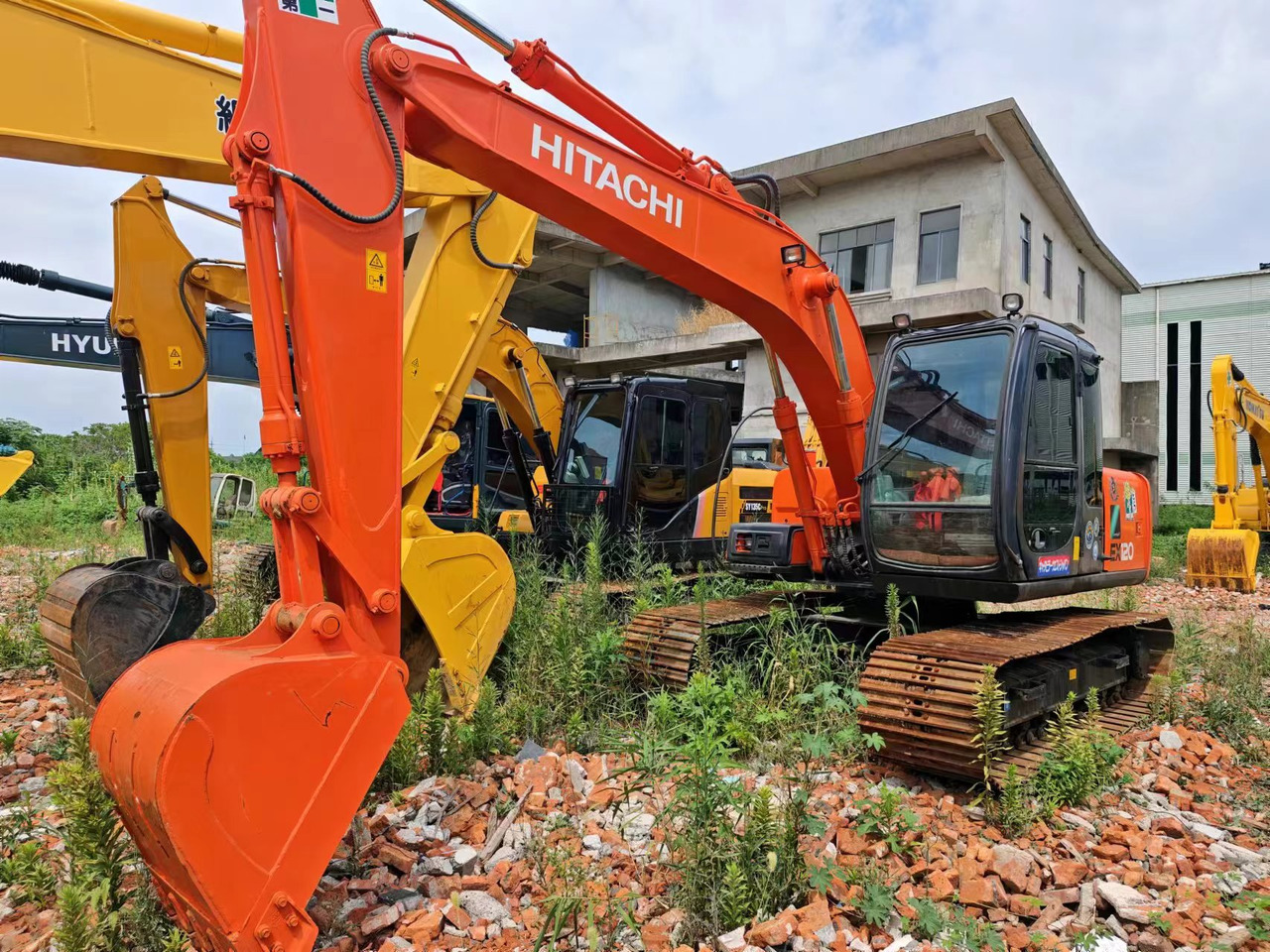 HITACHI EX120-5 - Excavadora de cadenas: foto 1 HITACHI EX120-5 - Excavadora de cadenas: foto 1