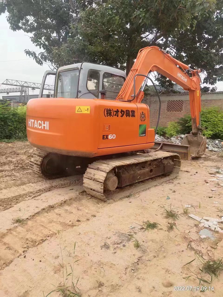 HITACHI EX60-5 - Miniexcavadora: foto 1 HITACHI EX60-5 - Miniexcavadora: foto 1