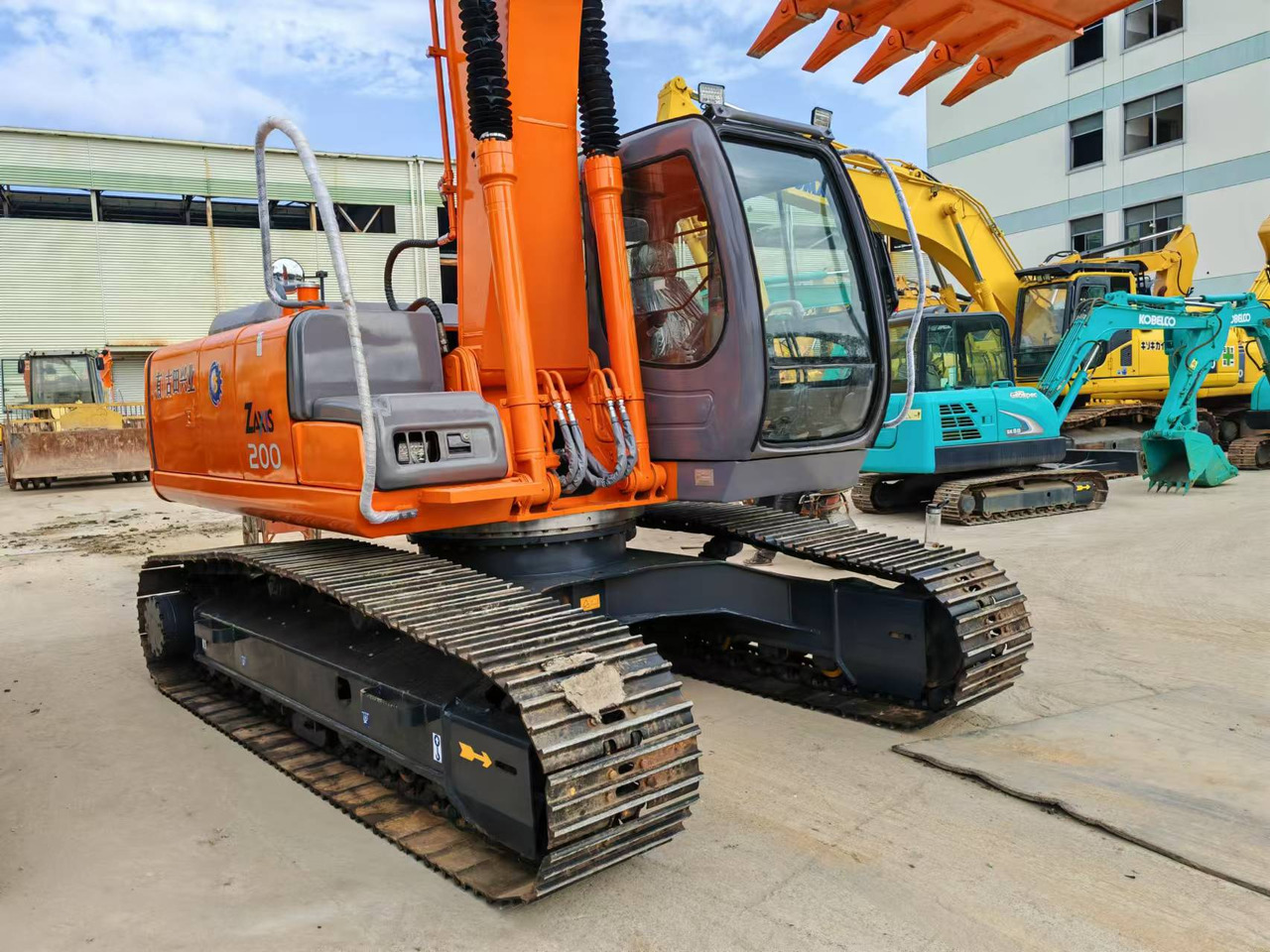 HITACHI ZX200 - Excavadora de cadenas: foto 3 HITACHI ZX200 - Excavadora de cadenas: foto 3