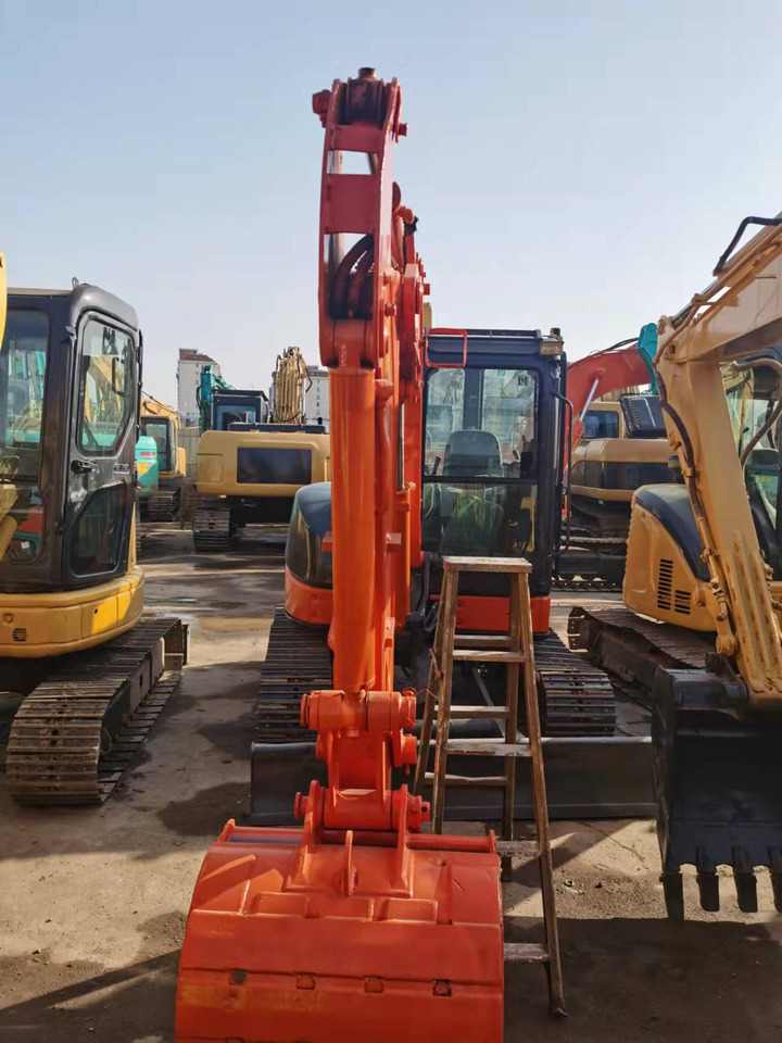 HITACHI ZX55 - Miniexcavadora: foto 2 HITACHI ZX55 - Miniexcavadora: foto 2