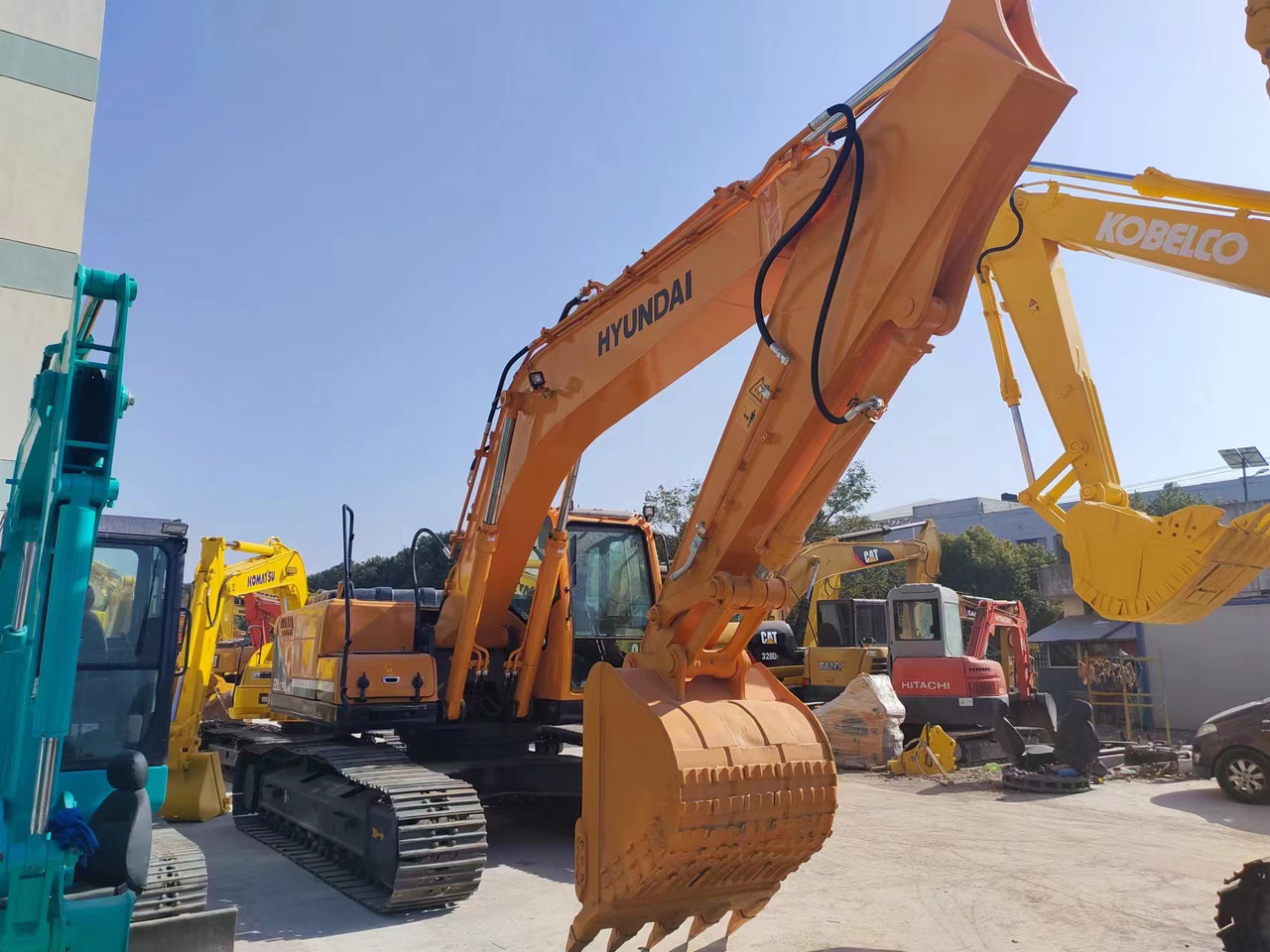 HYUNDAI 220LC-9S - Excavadora de cadenas: foto 1 HYUNDAI 220LC-9S - Excavadora de cadenas: foto 1