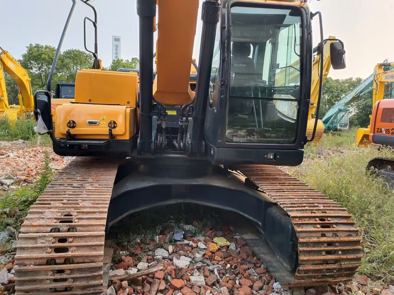 HYUNDAI R220LC-9S - Excavadora de cadenas: foto 4 HYUNDAI R220LC-9S - Excavadora de cadenas: foto 4