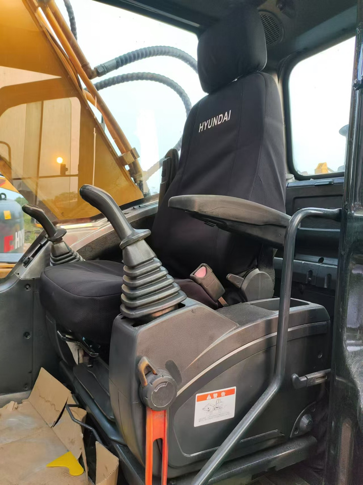 HYUNDAI R220LC-9S - Excavadora de cadenas: foto 3 HYUNDAI R220LC-9S - Excavadora de cadenas: foto 3