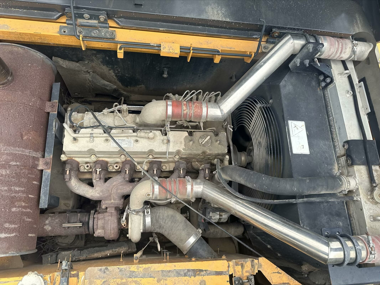 Excavadora de cadenas HYUNDAI R305LC-9T: foto 10