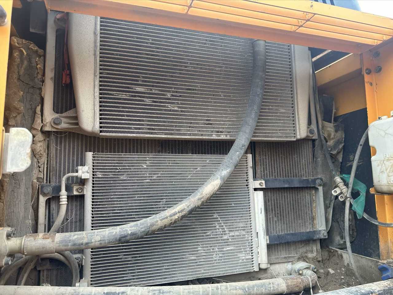Excavadora de cadenas HYUNDAI R305LC-9T: foto 8