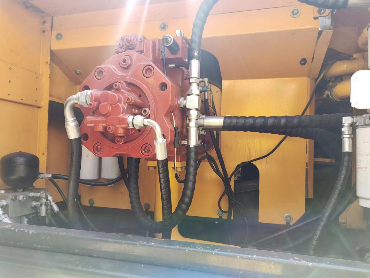 HYUNDAI R385LC-9T R305 R220 - Excavadora de cadenas: foto 5 HYUNDAI R385LC-9T R305 R220 - Excavadora de cadenas: foto 5