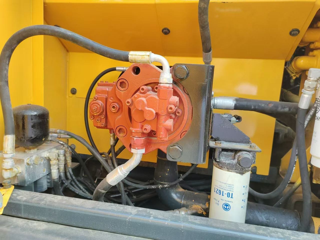 Hyundai R220LC-9T - Excavadora de cadenas: foto 4 Hyundai R220LC-9T - Excavadora de cadenas: foto 4