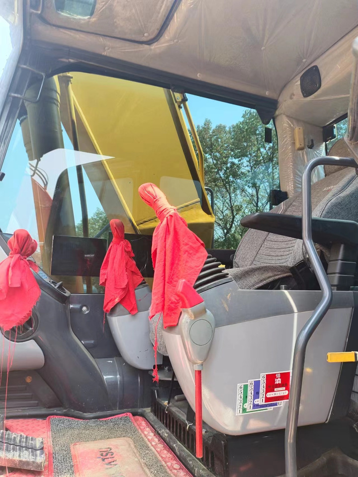 KOMATSU PC200-8 - Excavadora de cadenas: foto 3 KOMATSU PC200-8 - Excavadora de cadenas: foto 3