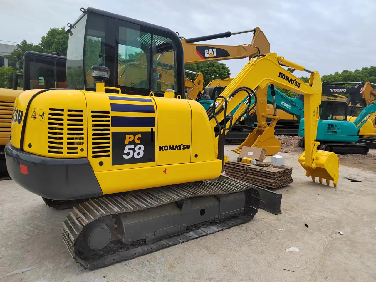 KOMATSU PC58 PC55 PC60 - Miniexcavadora: foto 1 KOMATSU PC58 PC55 PC60 - Miniexcavadora: foto 1