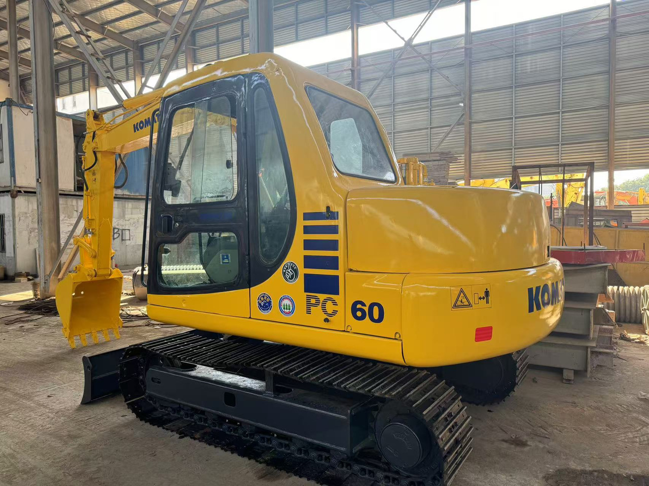 KOMATSU PC60-7 PC60 - Miniexcavadora: foto 2 KOMATSU PC60-7 PC60 - Miniexcavadora: foto 2