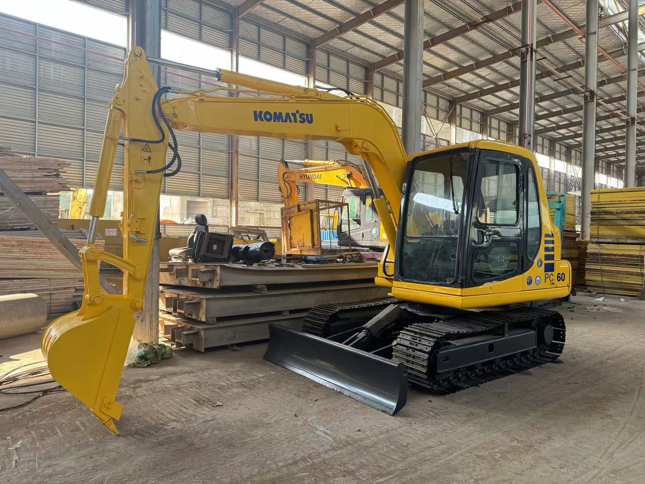 KOMATSU PC60-7 PC60 - Miniexcavadora: foto 1 KOMATSU PC60-7 PC60 - Miniexcavadora: foto 1